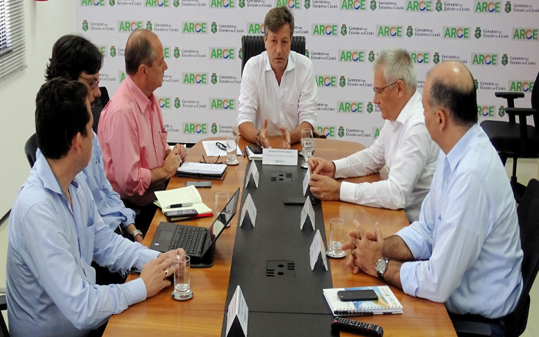Atraso nas ligações com necessidade de obras motiva reunião entre Arce e Enel