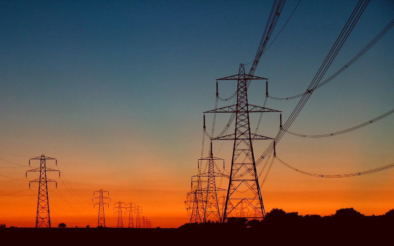 Arce quer mais qualidade nos serviços de energia