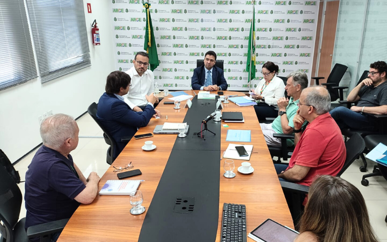 Arce e Regenera Cariri discutem avanços na concessão de resíduos sólidos no Cariri