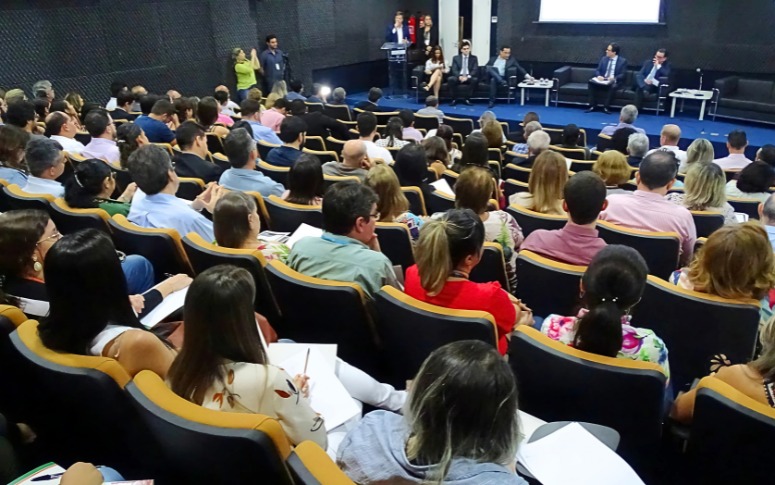 Arce recebe alunos de Direito da Uni7 em mais uma edição do Projeto Conexão Arce